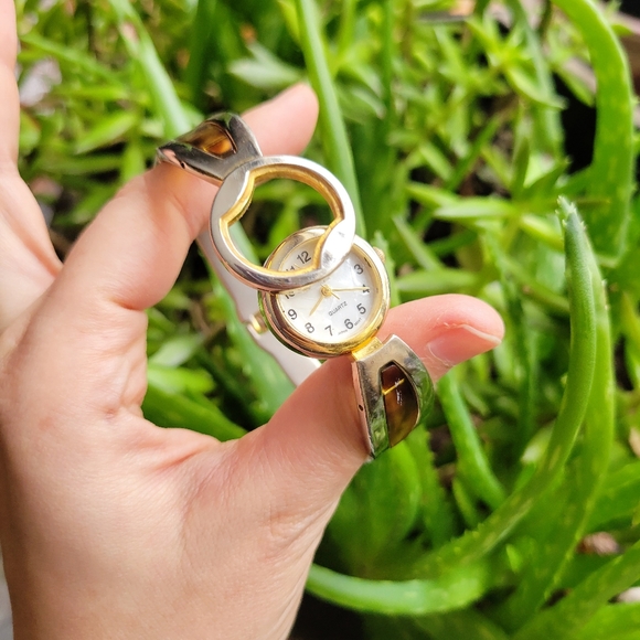 Vintage Xanadu Watch - Picture 2 of 12